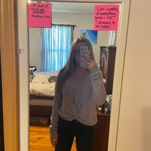 🦋3/$13 Twist front sweater